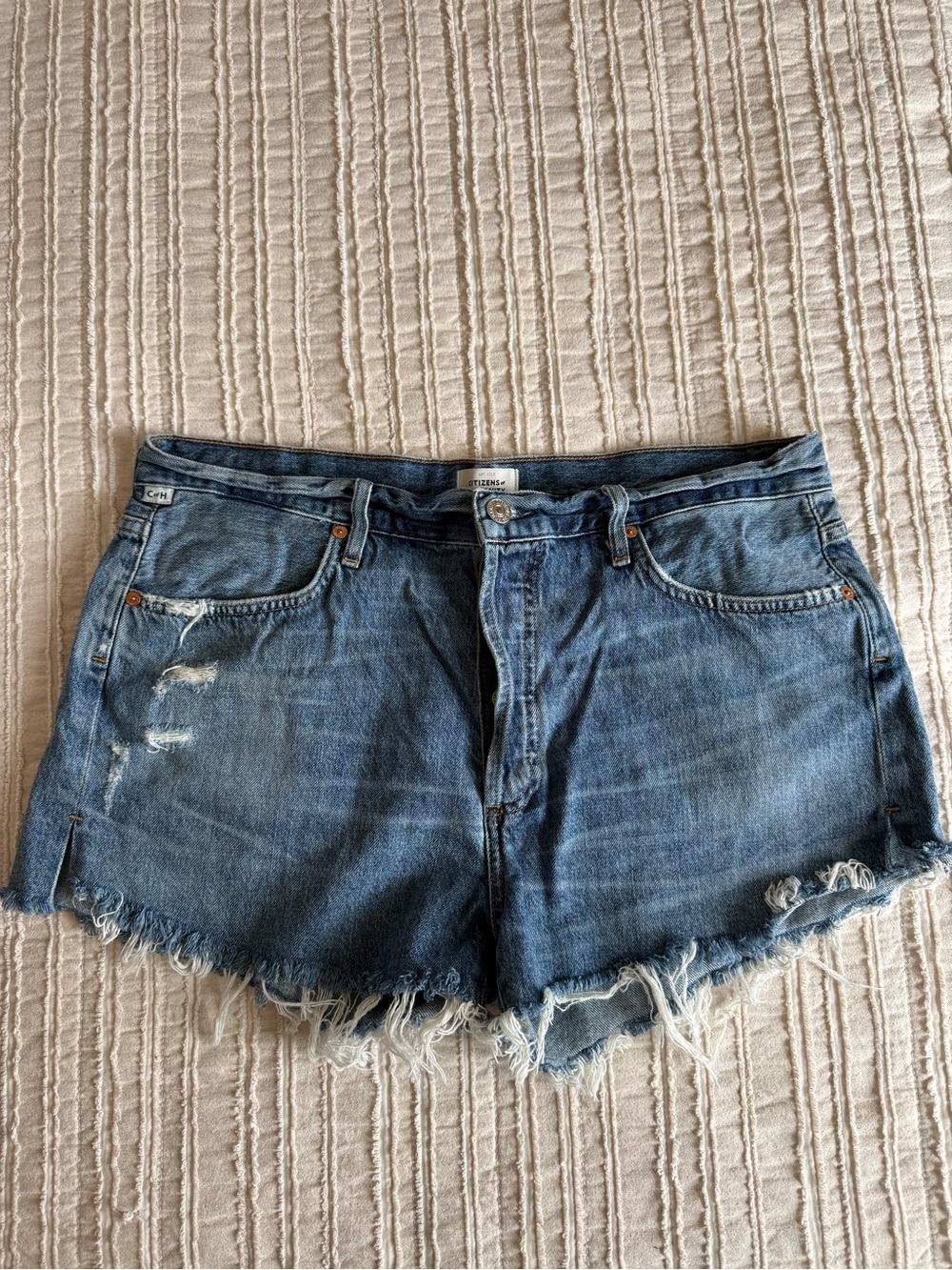 Citizens of humanity denim jean shorts premium vintage raw hem boho size 30